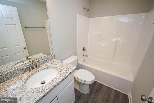 Building Photo - 621 Cedar St