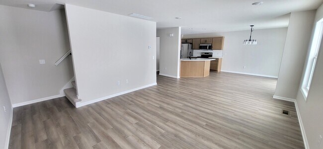 Building Photo - 10390 Silver Rock Chase