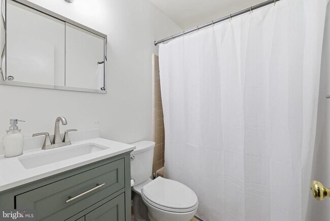 Building Photo - 6605 Grey Fox Dr