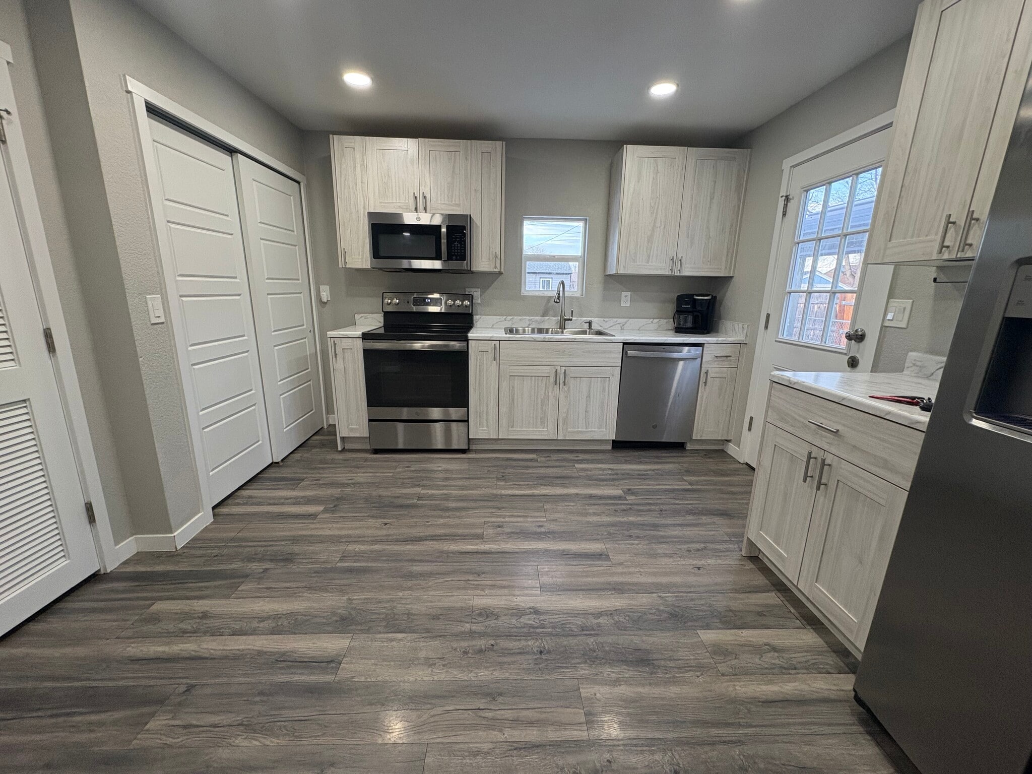 Building Photo - 1216 Richards Ave