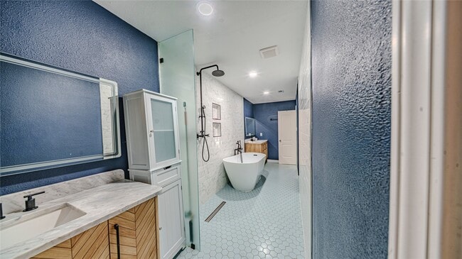 Building Photo - 764 Worthshire St