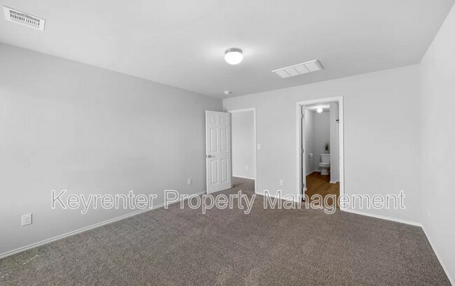 Building Photo - 1504 Chuck Wagon Dr
