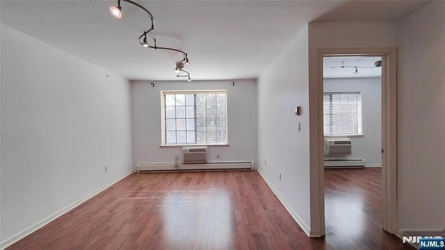 Building Photo - 1412 Faulkner Ct