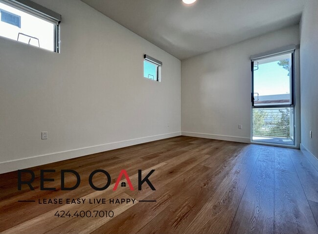 Building Photo - 1001 N Fairfax Ave