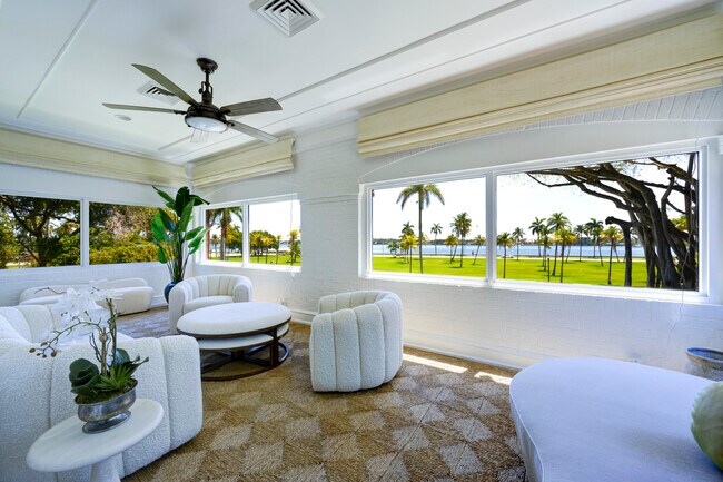 Building Photo - 1125 N Flagler Dr