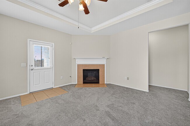 Building Photo - 1403 S Maple Dr