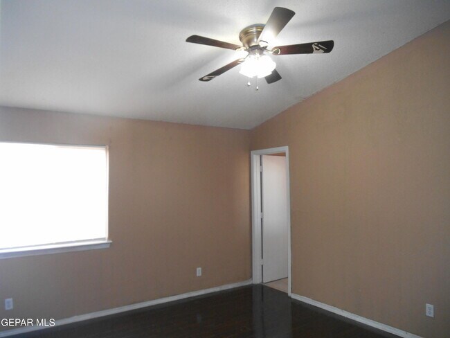 Building Photo - 14017 Tierra Vergel Dr