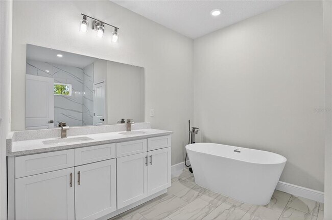 Building Photo - 7938 N Maltese Dr