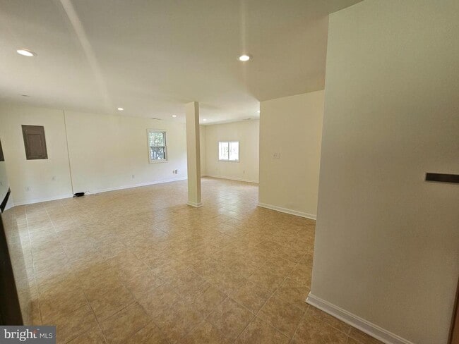 Building Photo - 58 Edgewood Rd