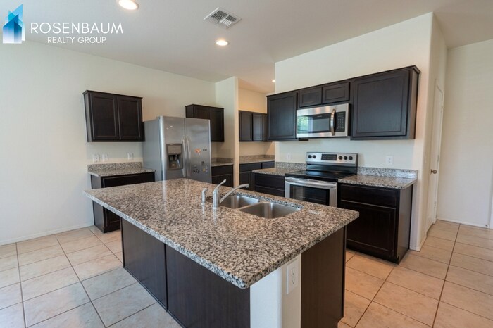 Building Photo - 41917 W Manderas Ln