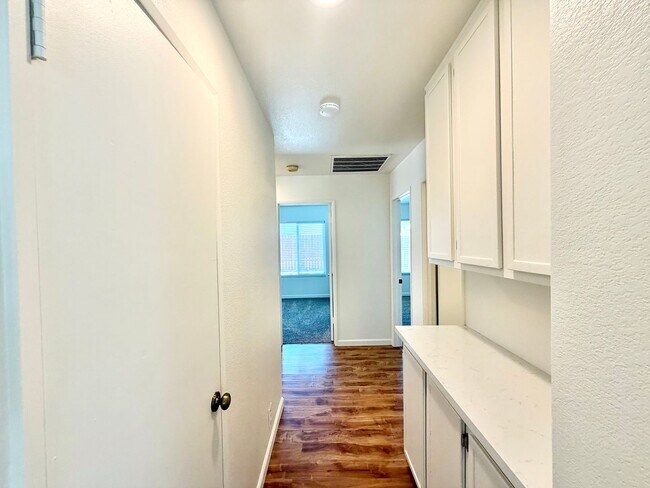 Building Photo - Cul-de-Sac 3 Bedroom 2 Bathroom Home with SOLAR, 3-Car Garage & LARGE Backyard