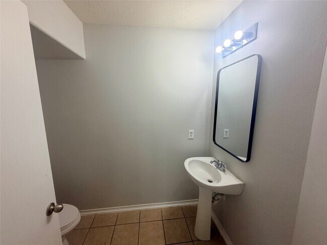 Building Photo - 9011 Aspen Trace Ln