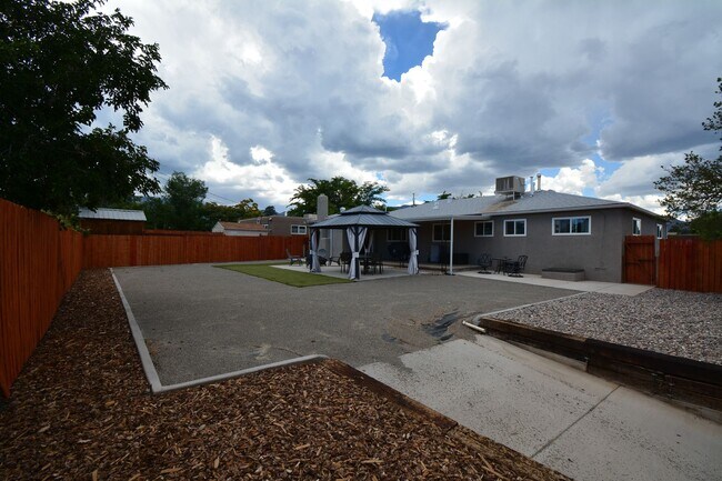 Building Photo - 9501 Arvilla Ave NE