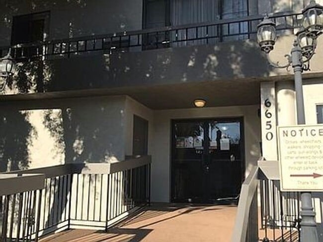 Building Photo - Age 55+ Only - Remodeled One Bedroom Condo...