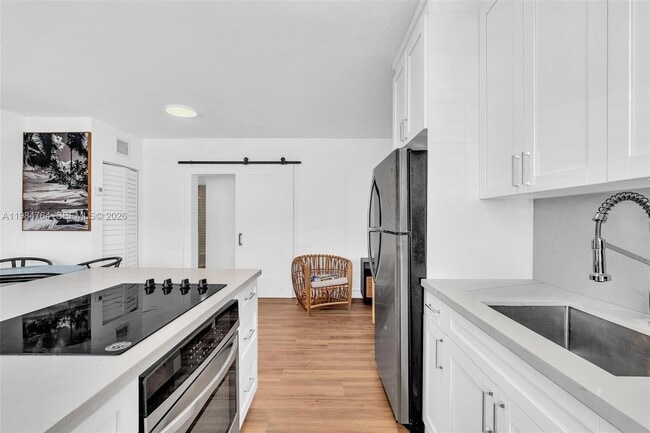 Building Photo - 4144 El Mar Dr