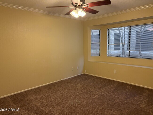 Building Photo - 925 S Longmore
