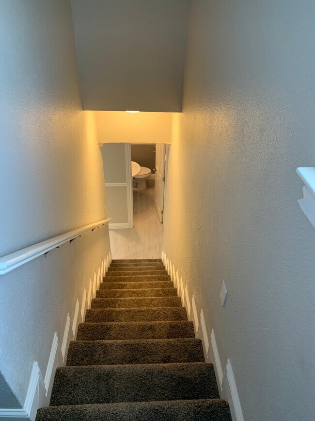 Building Photo - 2418 R St