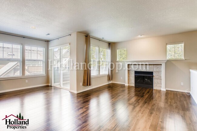 Building Photo - 977 NE 73rd Ave