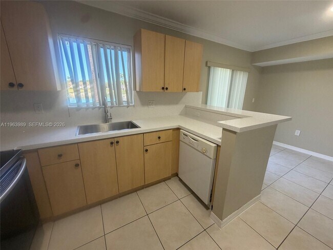 Building Photo - 2731 SE 12th Rd