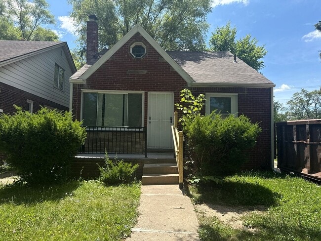 Primary Photo - Renovated 3-Bedroom Home – We Welcome Sect...