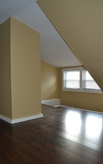 Building Photo - $1450 - 2BRM - 900ft2 - Bangor – Cumberlan...