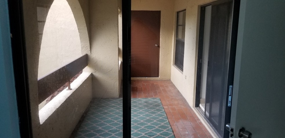 Building Photo - 9135 SW 125th Ave