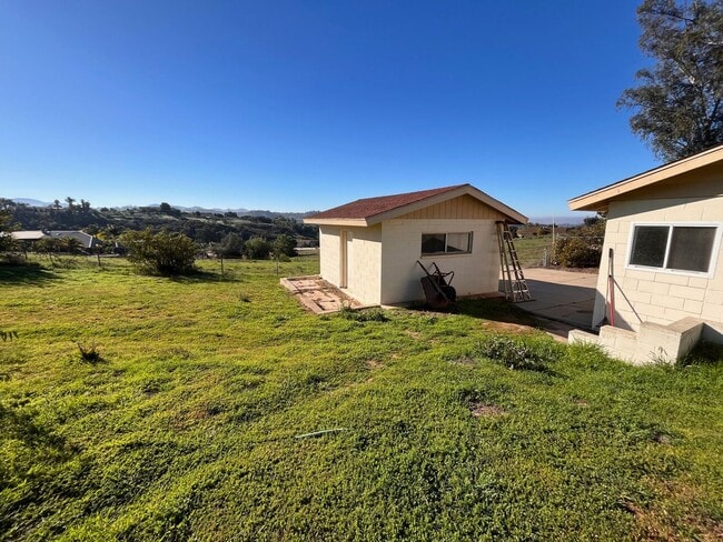 Building Photo - Spectacular Retro Home in a Rural Setting with Views and Space