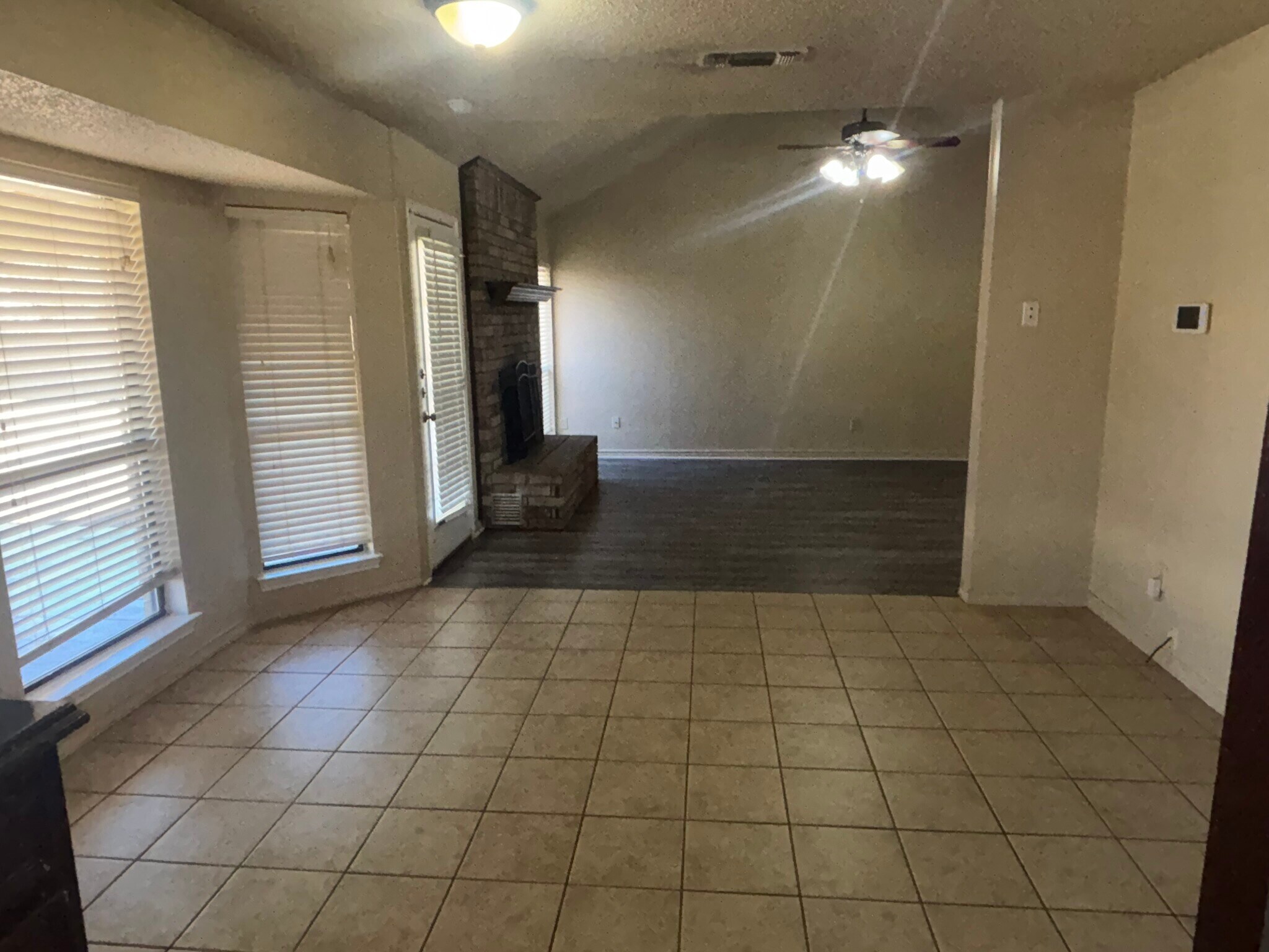 Building Photo - 109 E Blancas Dr