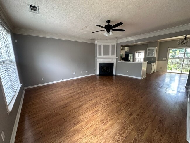 Building Photo - 3 Bedroom Marietta Townhome
