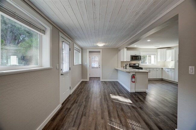 Building Photo - 237 S Hardin St