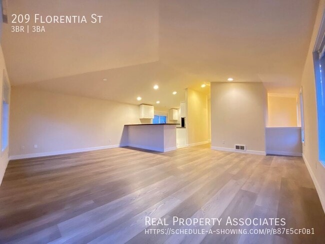 Building Photo - 209 Florentia St