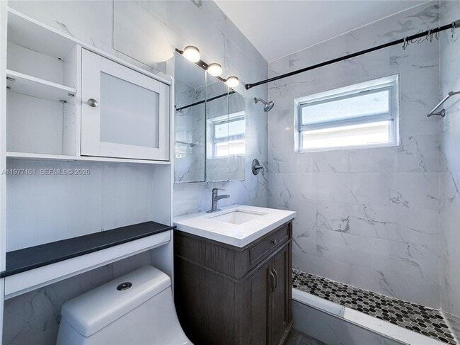 Building Photo - 1141 NE 154th Terrace