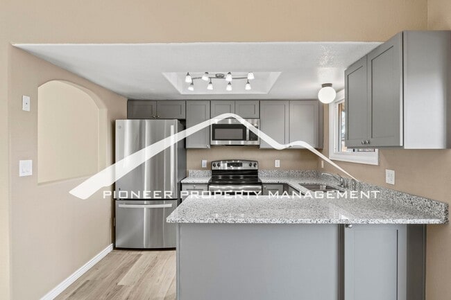 Building Photo - 3020 Mirage Dr