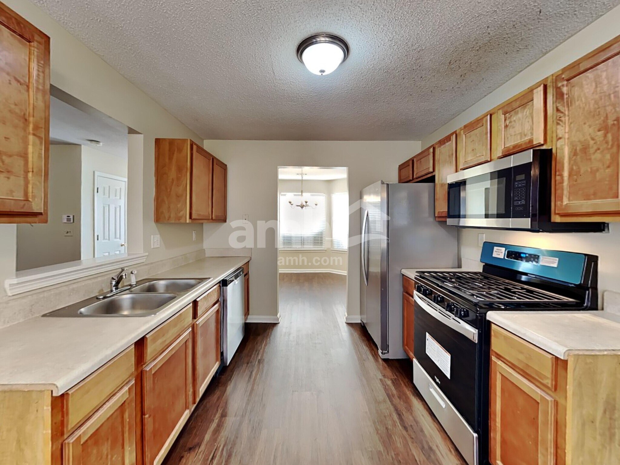 Building Photo - 921 Reda Ct