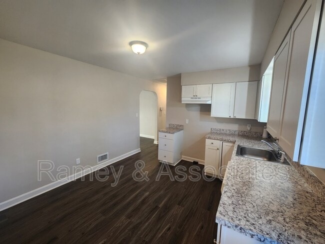 Building Photo - 4507 Dover Rd