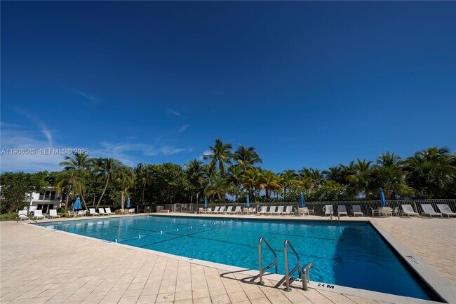 Building Photo - 881 Ocean Dr