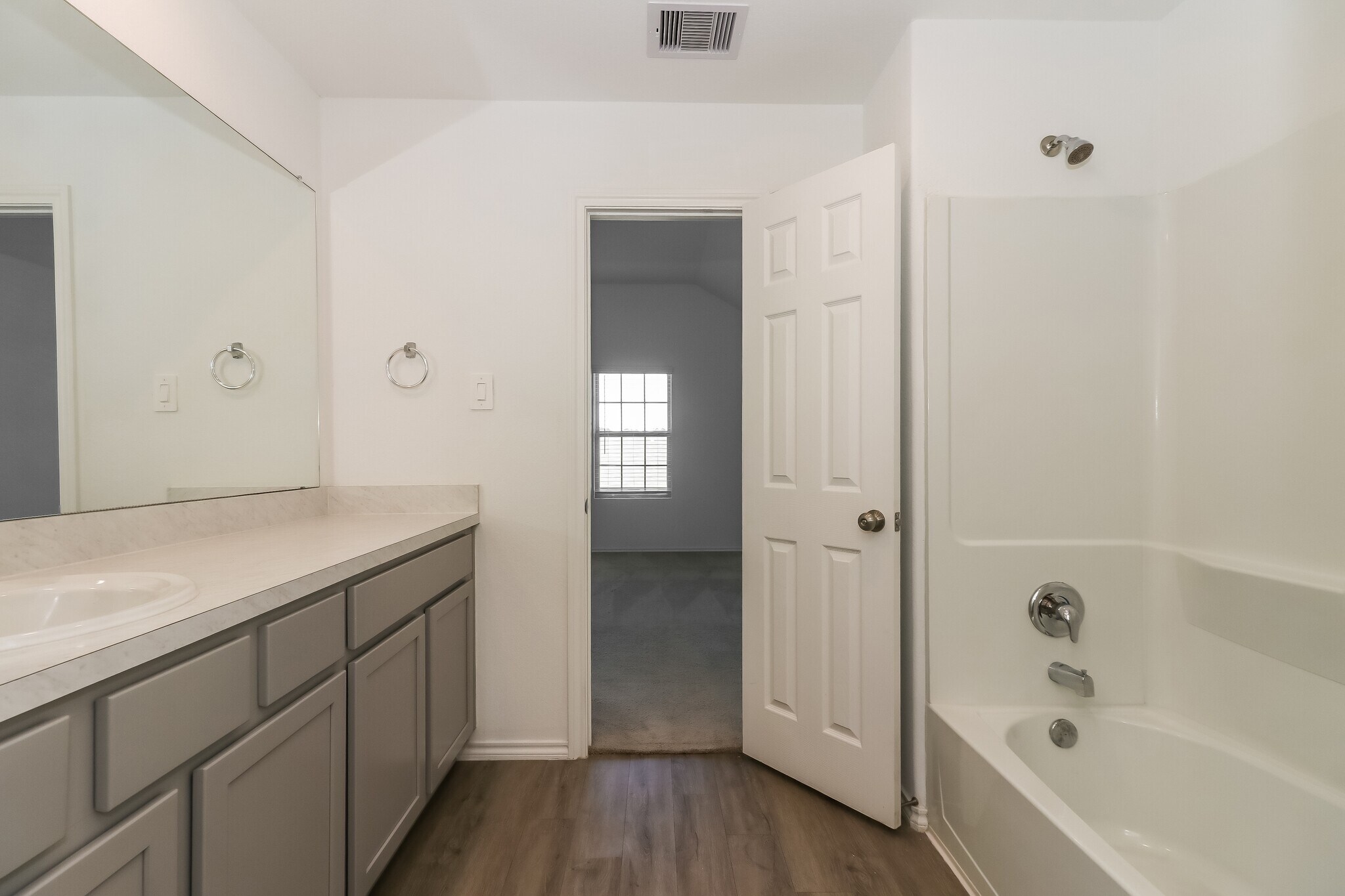 Building Photo - 310 Pickwick Gdns Ln