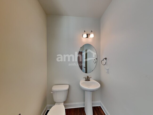 Building Photo - 6204 Rosemore Ln