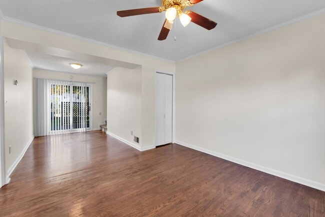 Building Photo - 22100 Revere St