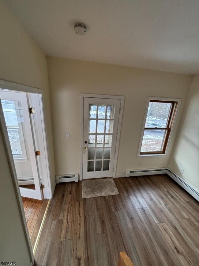 Building Photo - 225 E Northfield Rd