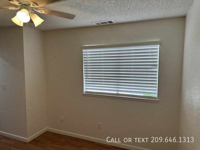 Building Photo - 541 San Vincente Ct