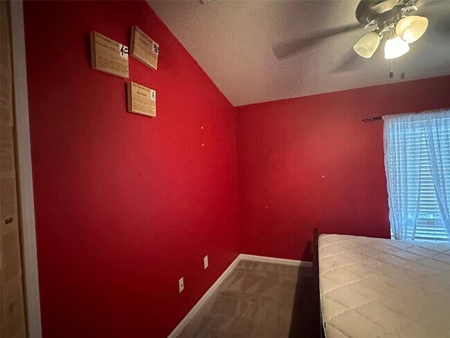 Building Photo - 10213 Pink Palmata Ct