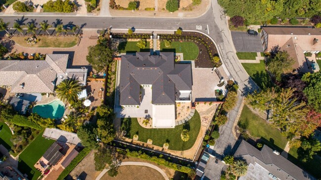 Building Photo - 1505 Wedgewood Dr