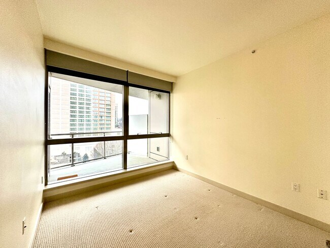 Building Photo - 1Bd/1Ba Bellevue Condo