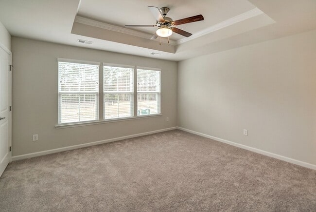 Building Photo - Wonderful townhome