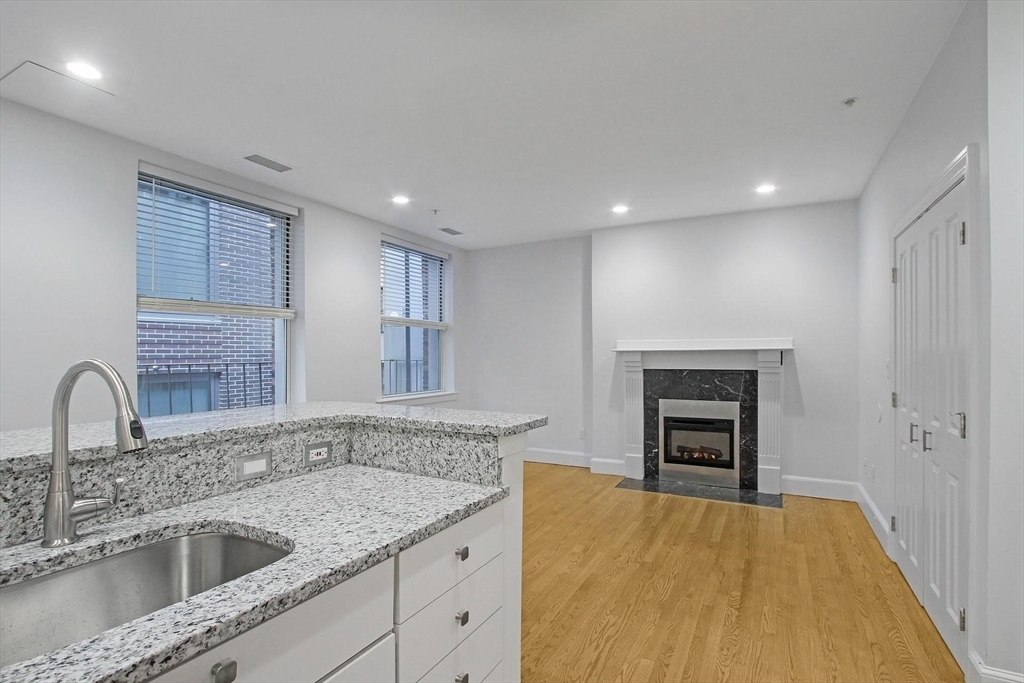 Building Photo - 134 Boylston St