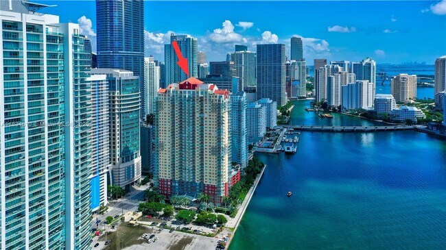 Building Photo - 1155 Brickell Bay Dr