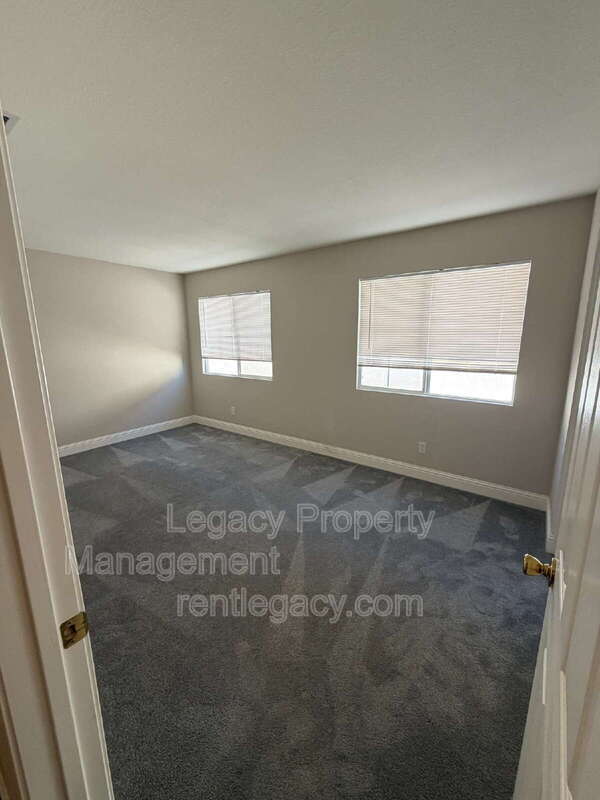 Building Photo - 4010 Hiller Ln