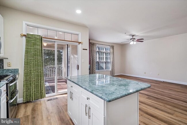 Building Photo - 2238 Merion Pond