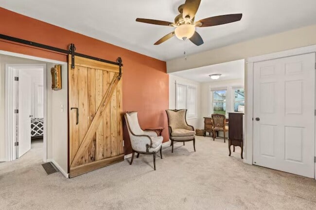 Building Photo - 2853 S Ellen St